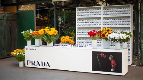 prada fiori milano dove